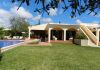 Villa Arca mature lawn gardens