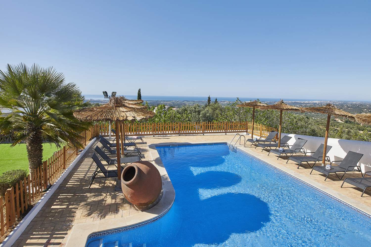 Villa Favour - 8 Bedroom Villa in Boliqueime