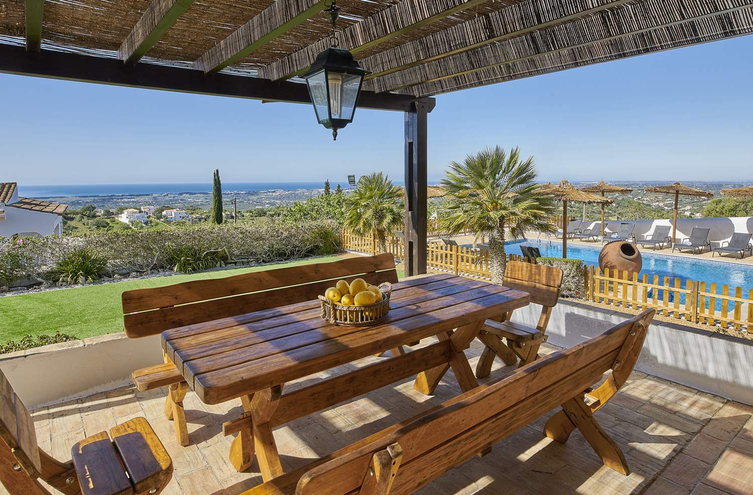 Villa Favour - 8 Bedroom Villa in Boliqueime