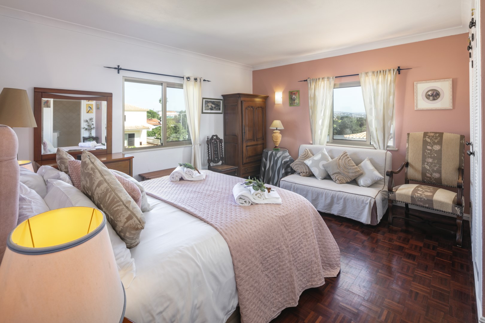 3 Bedroom villa with private pool in Olhos D'Agua, Albufeira