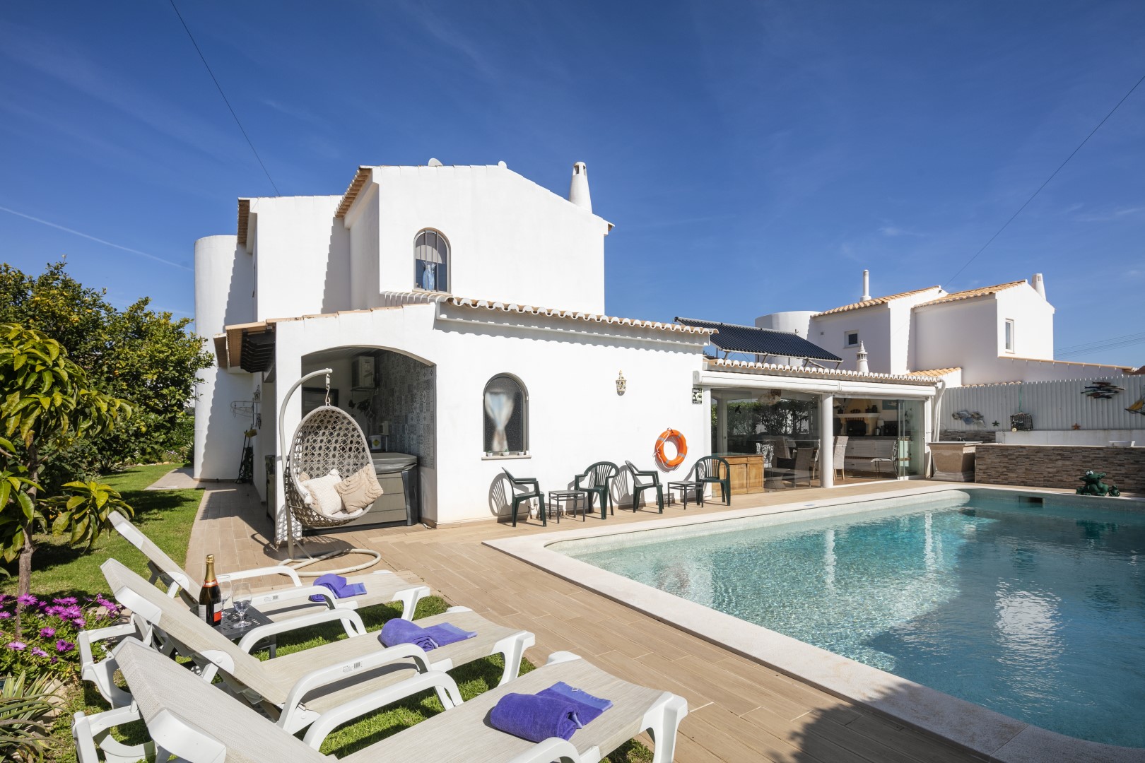 3 Bedroom villa with private pool in Olhos D'Agua, Albufeira