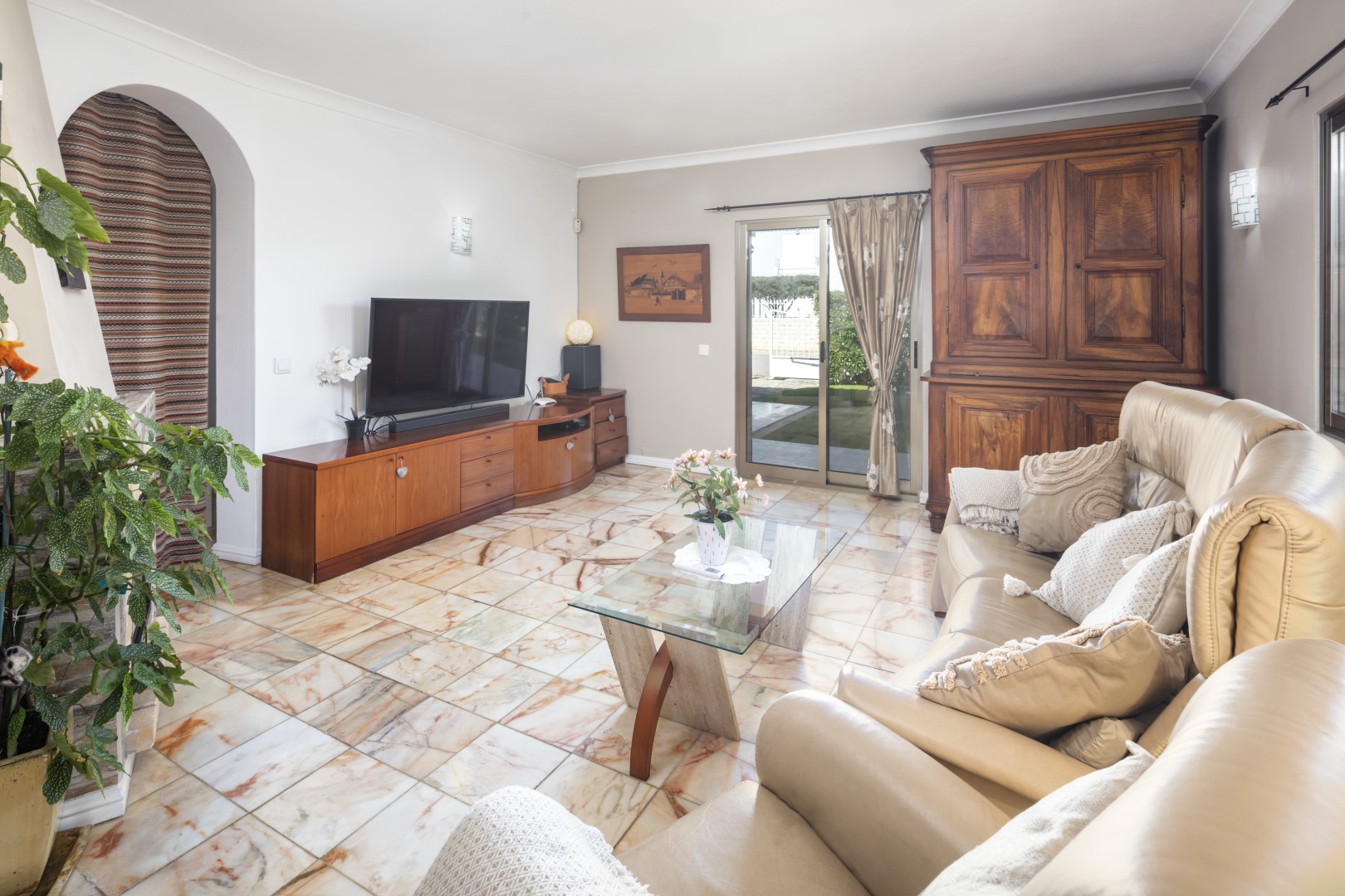 3 Bedroom villa with private pool in Olhos D'Agua, Albufeira