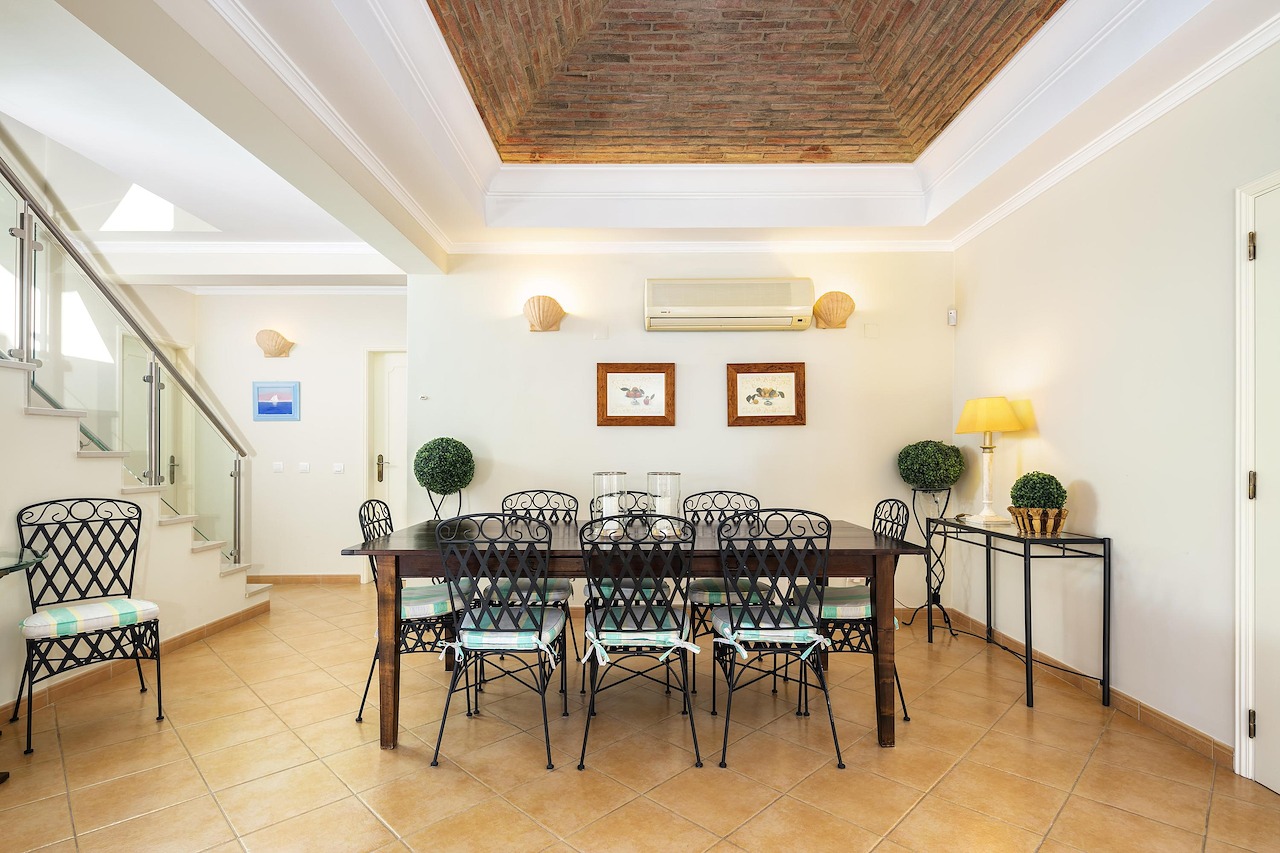 Villa Quintus Court - 5 Bedroom Villa