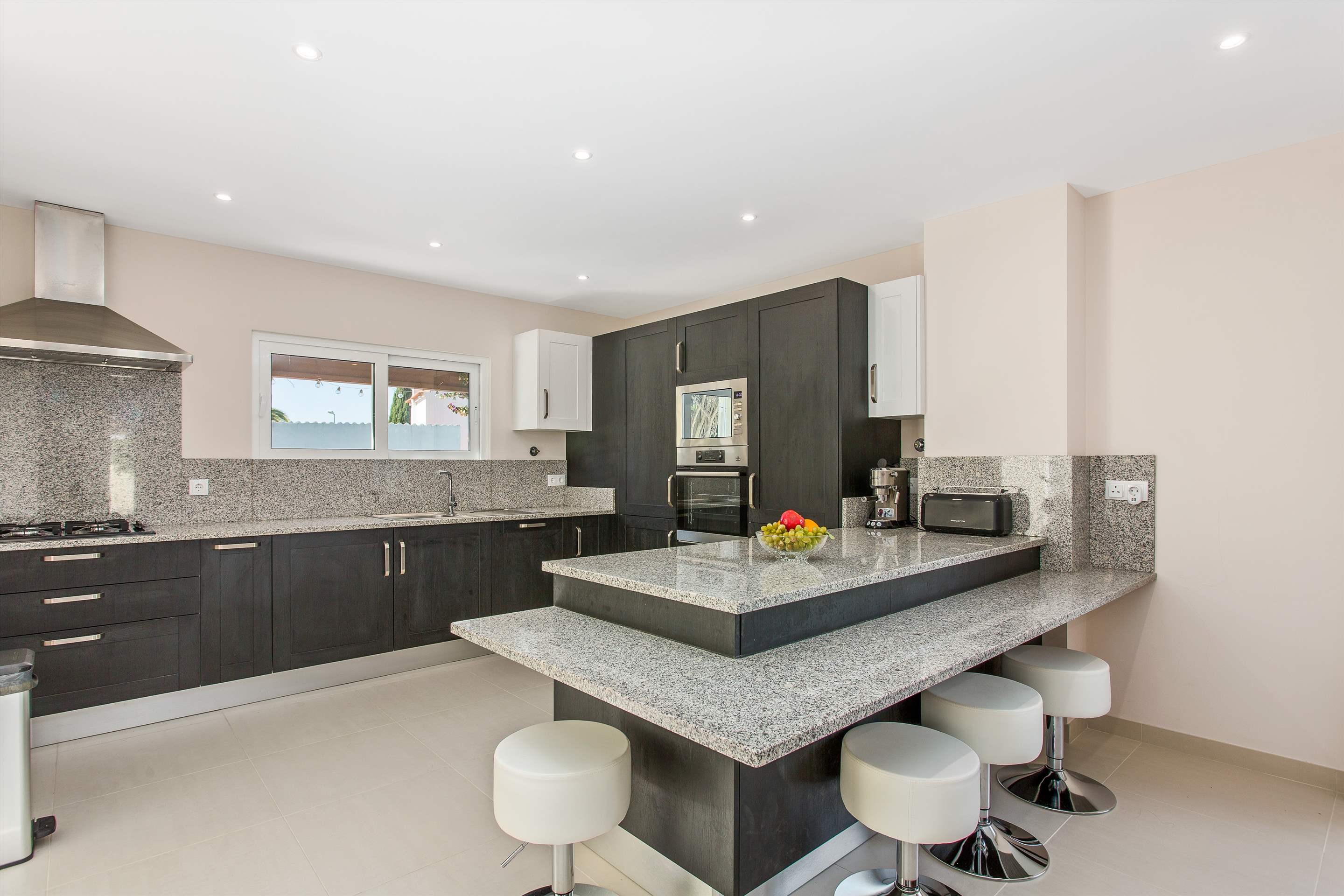 Villa Sarah - 4 Bedroom Villa in Vilamoura