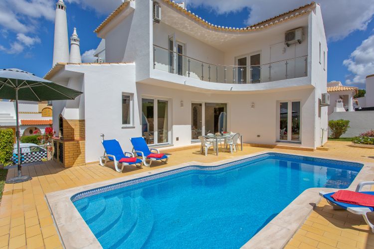 Villa Roma - 4 Bedroom Villa near Old Village, Vilamoura