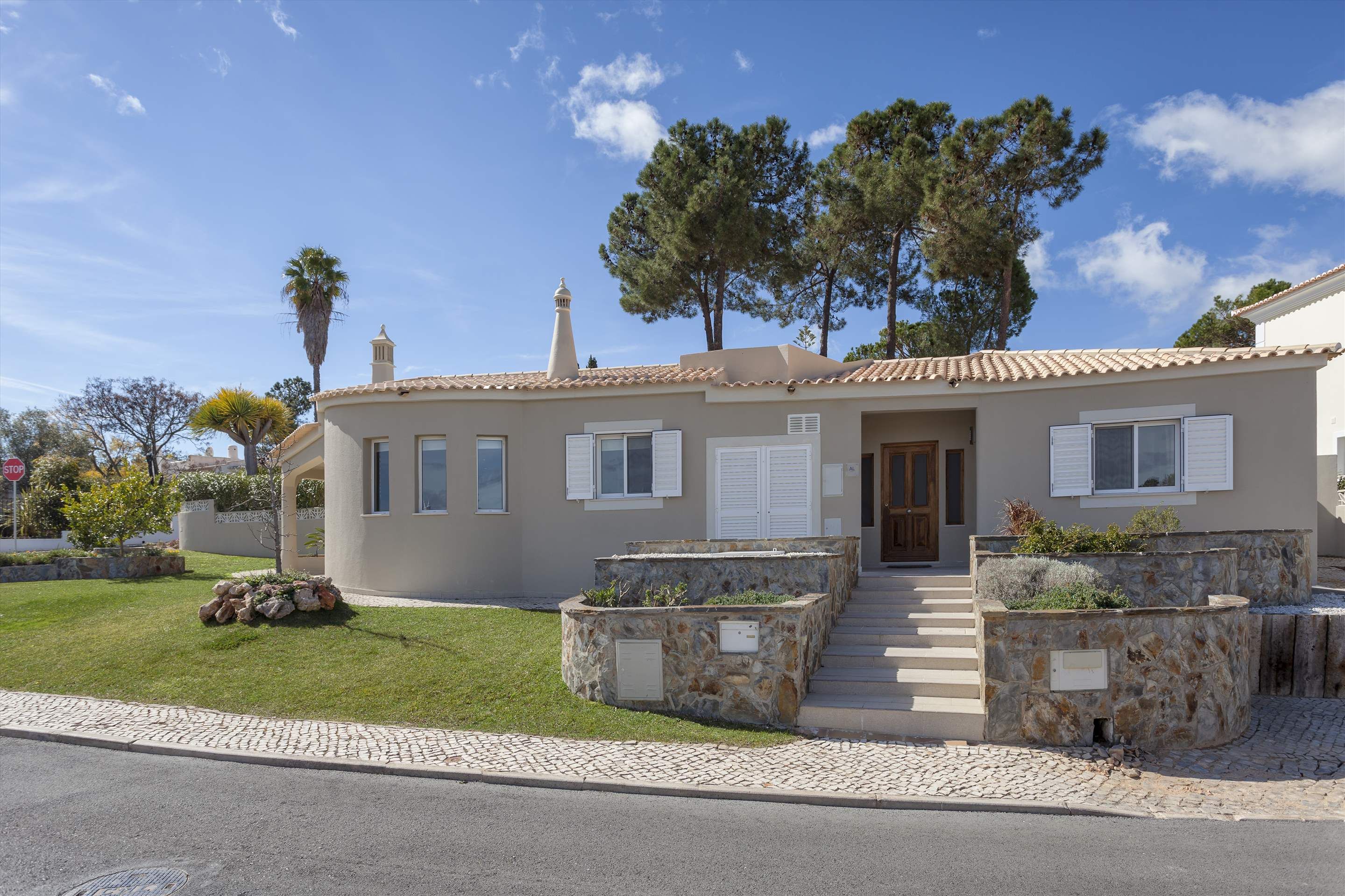 Villa Safira - 4 Bedroom Villa in Quinta do Lago.